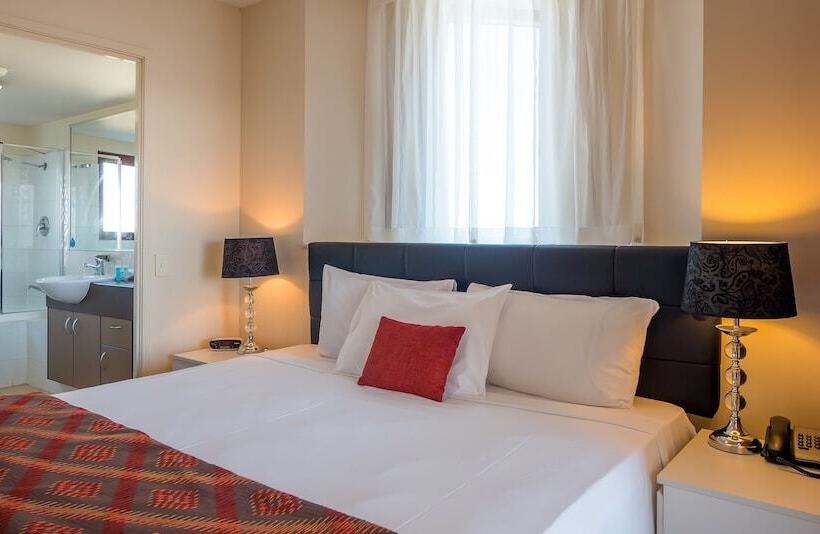 Студия Стандарт, Broadbeach Savannah Resort
