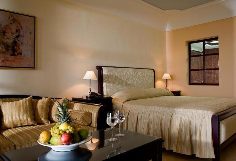 Полулюкс с Бассейном, Maison Des Lys  Luxury Suites