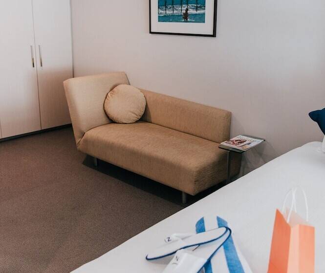 اتاق سوپریور خانوادگی, Novotel Newcastle Beach