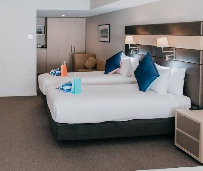 اتاق سوپریور خانوادگی, Novotel Newcastle Beach