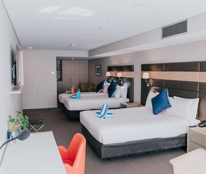 اتاق سوپریور خانوادگی, Novotel Newcastle Beach