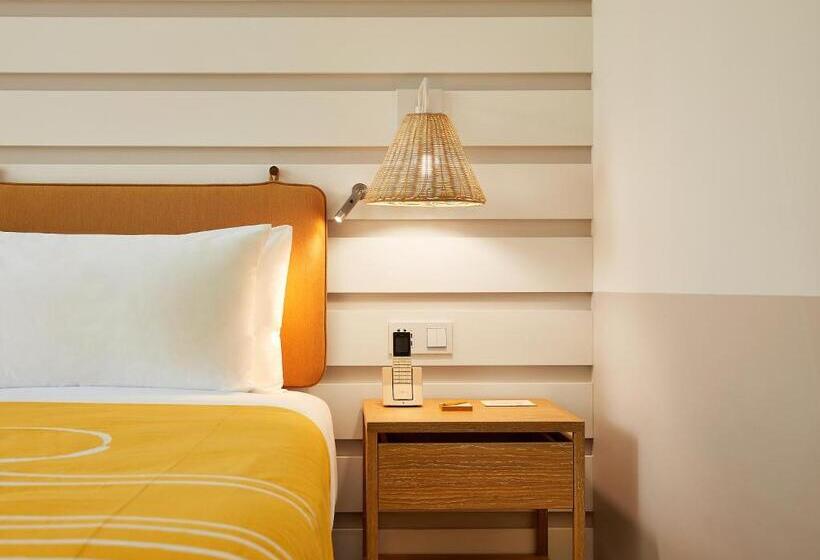 اتاق استاندارد با تخت بزرگ, The Standard Hua Hin