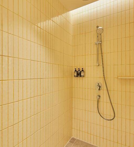 اتاق استاندارد با تخت بزرگ, The Standard Hua Hin