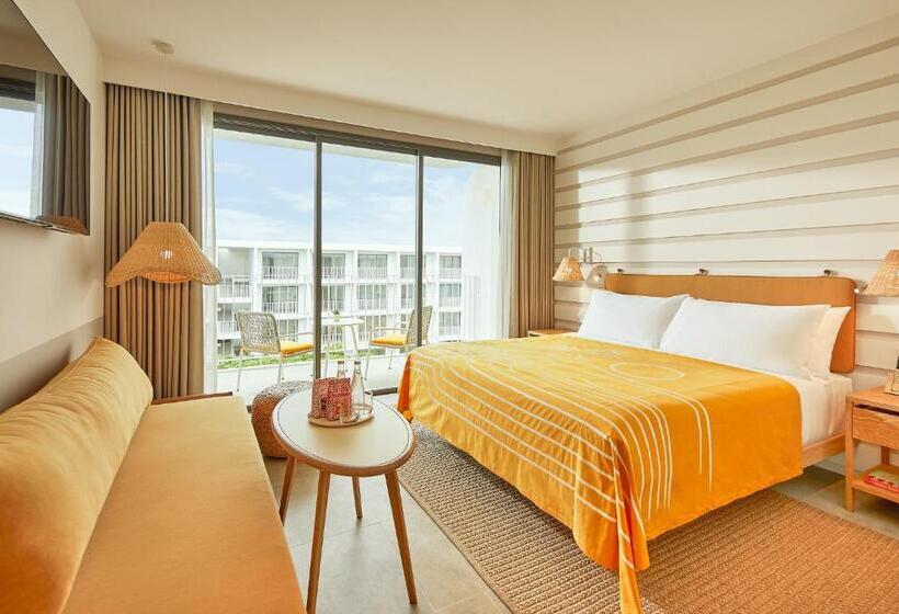اتاق سوپریور با تخت بزرگ, The Standard Hua Hin