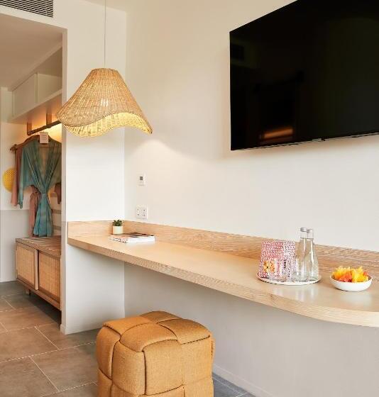 سوییت, The Standard Hua Hin