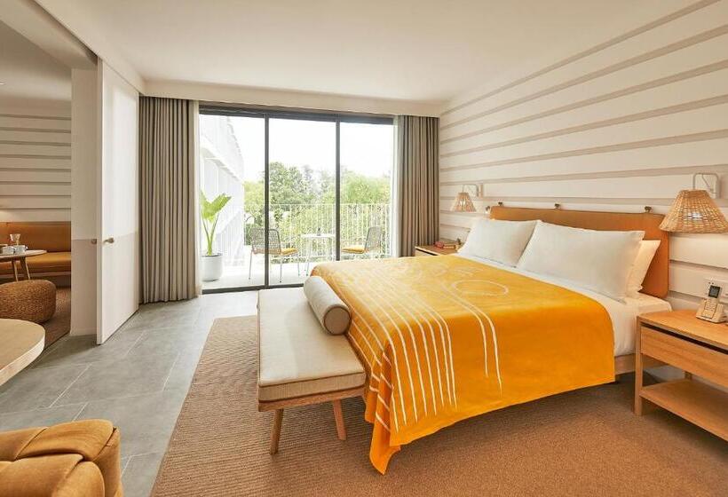 سوییت, The Standard Hua Hin