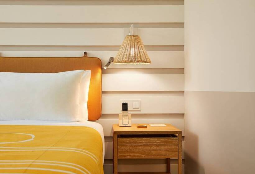 اتاق سوپریور, The Standard Hua Hin