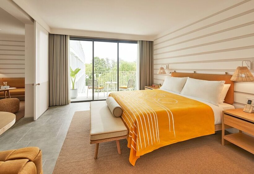 سوییت, The Standard Hua Hin