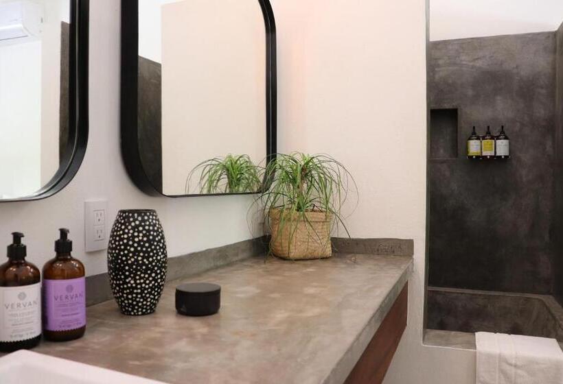 Suíte Júnior, Residencia Tropical Don Bonito