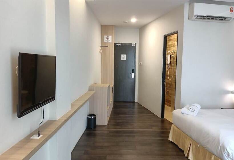 Номер Deluxe Кровать Кинг, Roxy Hotel Serian