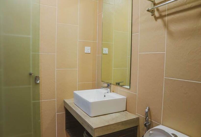 Номер Deluxe, Roxy Hotel Serian