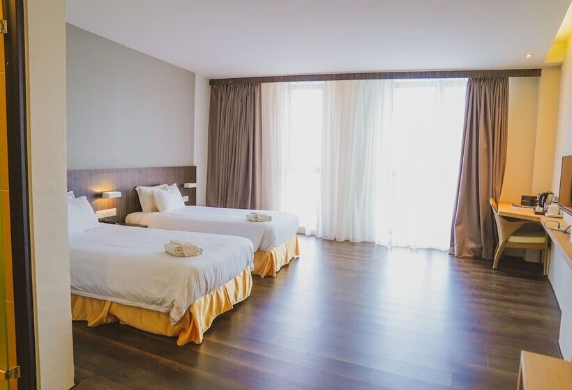 Номер Deluxe, Roxy Hotel Serian