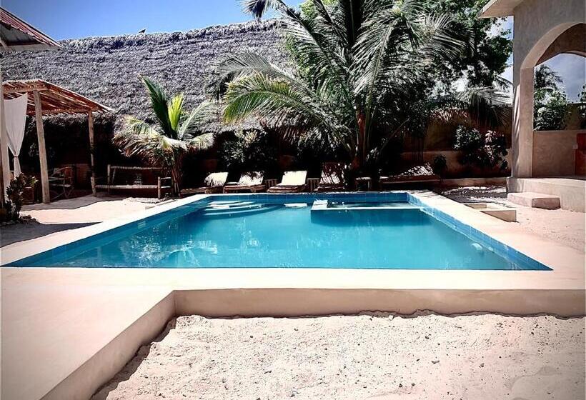 غرفة إقتصادية, Chokoro House