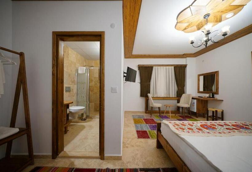 اتاق استاندارد سه نفره, Pashahan