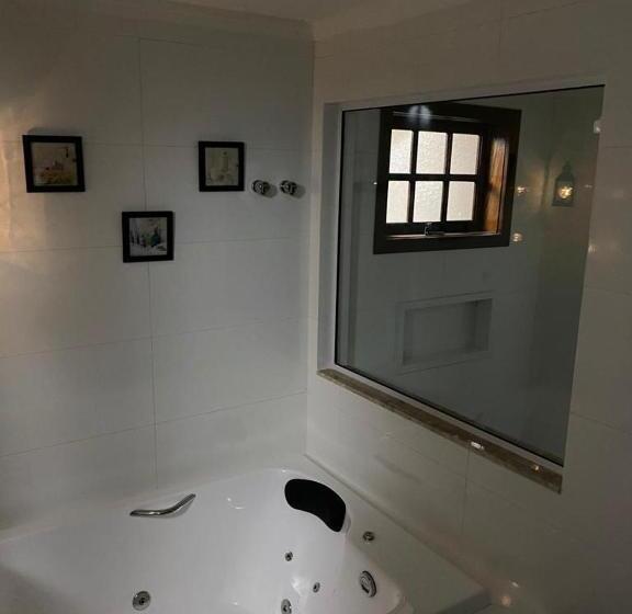Quarto Estandar com Hidromassagem, Villaggio Cascate