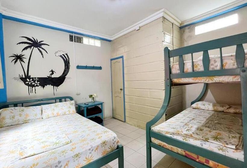 اتاق استاندارد سه نفره, Arrecife Montañita Hostal