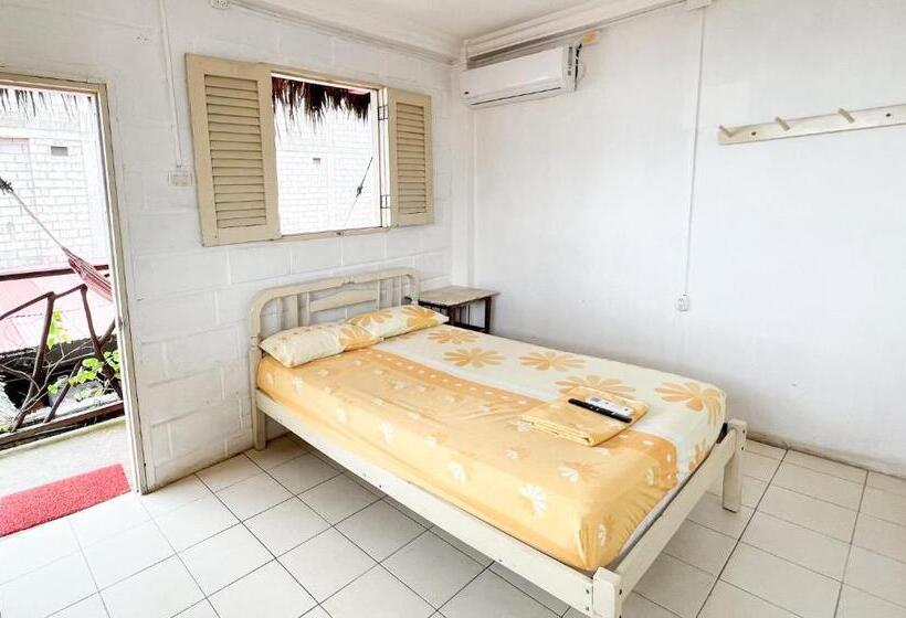 اتاق استاندارد, Arrecife Montañita Hostal