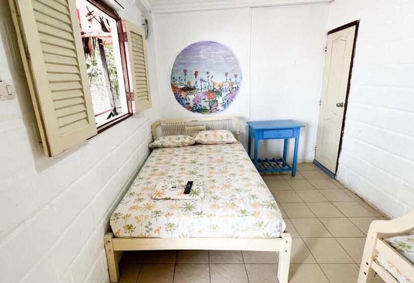 اتاق پنج‌تخته استاندارد, Arrecife Montañita Hostal