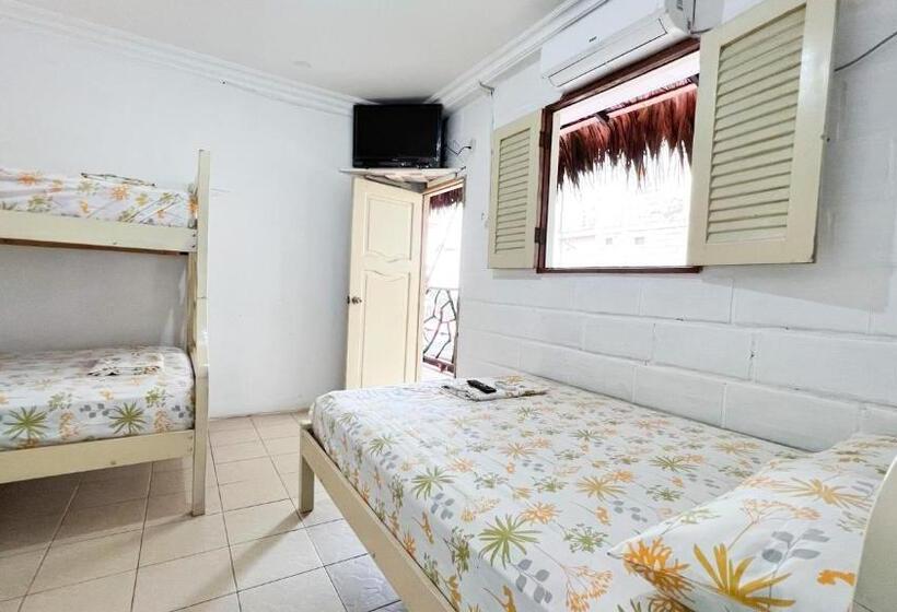 اتاق پنج‌تخته استاندارد, Arrecife Montañita Hostal