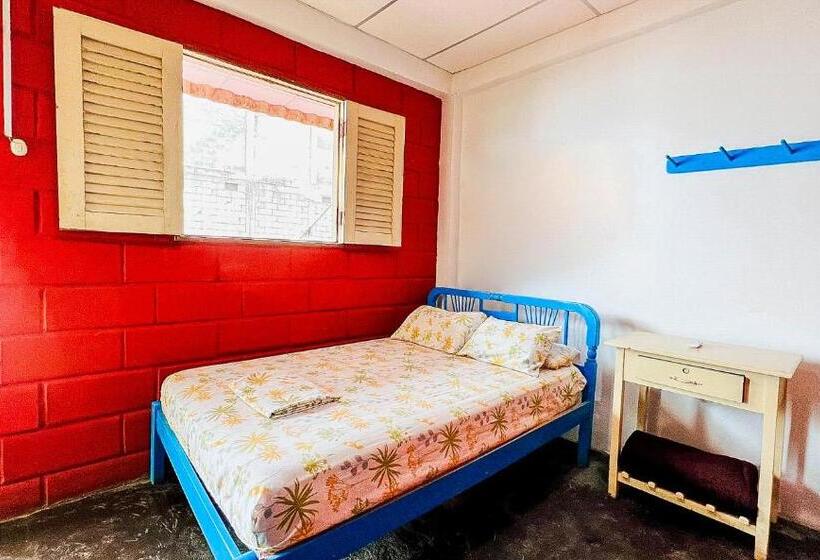 اتاق استاندارد, Arrecife Montañita Hostal