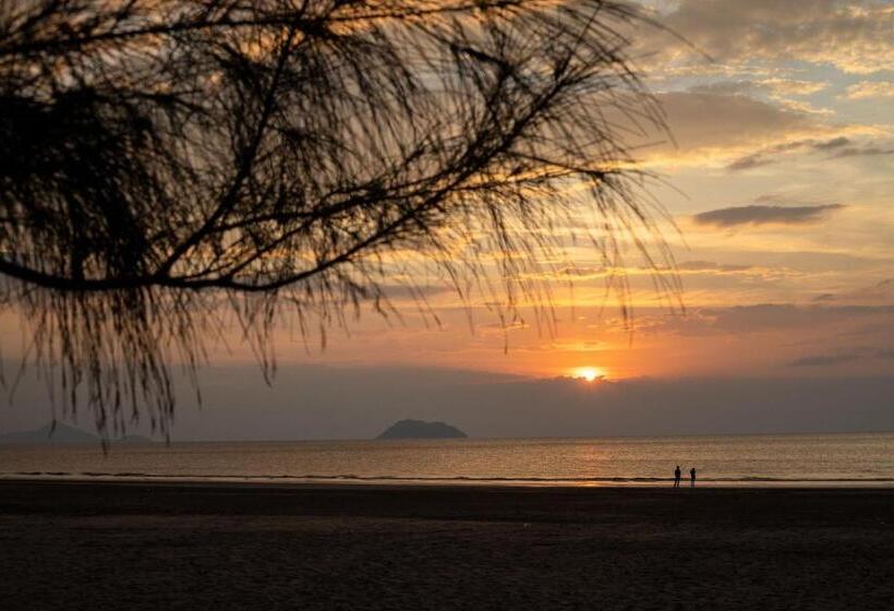 اتاق لوکس با تخت بزرگ, Andaman Peace Resort