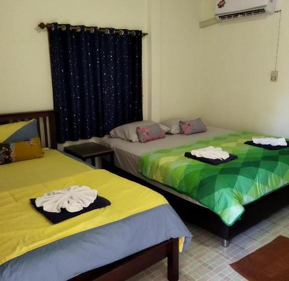 اتاق خانوادگی با چشم‌انداز جانبی دریا, Andaman Peace Resort