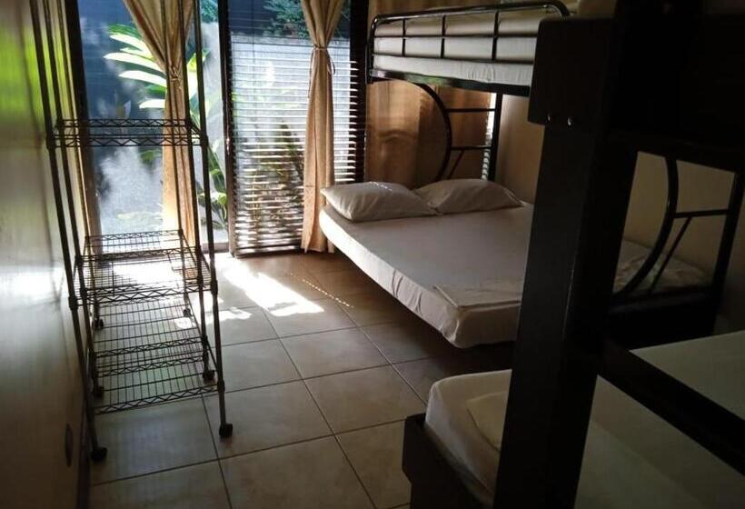 Четырехместный Номер Стандарт, Cabinas Surf Arribadas