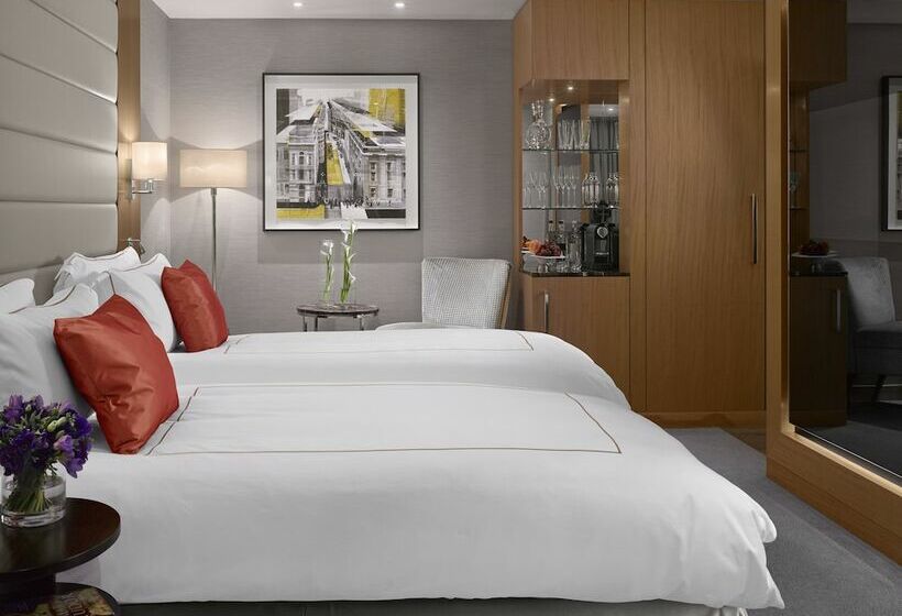 Номер Deluxe, Conrad London St. James