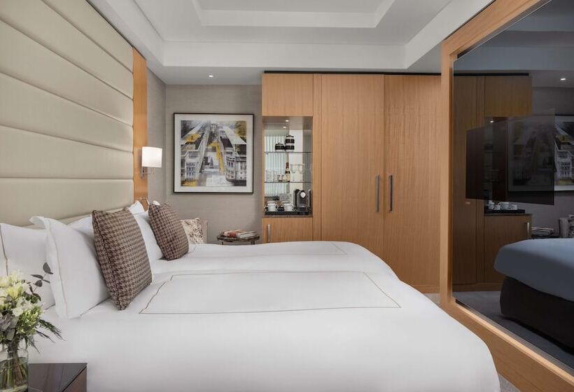 Номер Superior, Conrad London St. James