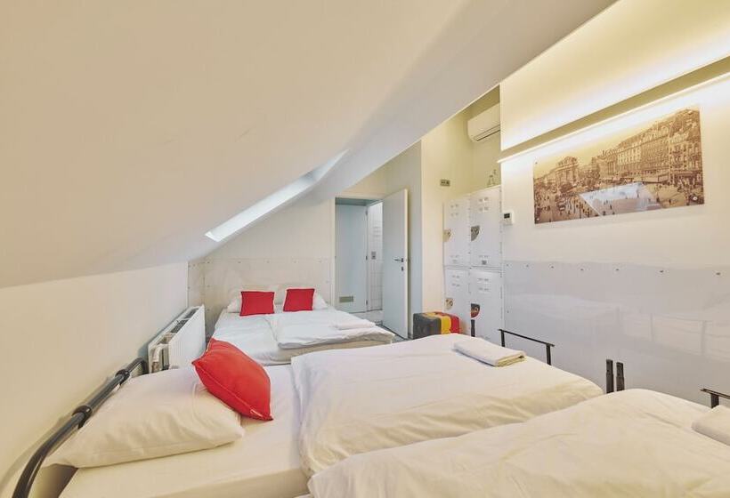 Standard Quadruple Room, The Legacy By 2go4 City Center