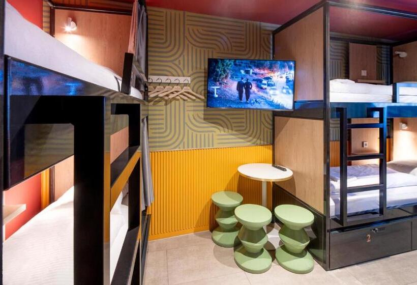 اتاق استاندارد با سرویس بهداشتی مشترک, Tourist Inn One Amsterdam