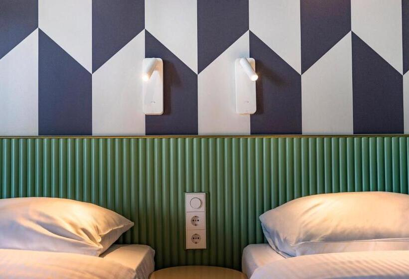 اتاق استاندارد سه نفره, Tourist Inn One Amsterdam