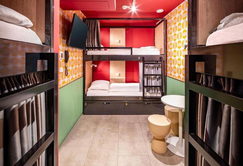 تختخواب در اتاق مشترک, Tourist Inn One Amsterdam