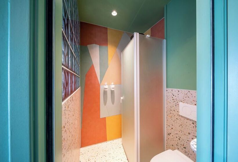 اتاق استاندارد سه نفره, Tourist Inn One Amsterdam