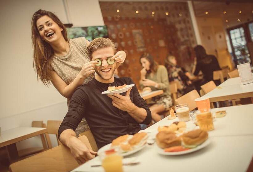 اتاق پایه چهارنفره با سرویس بهداشتی مشترک, Tourist Inn One Amsterdam
