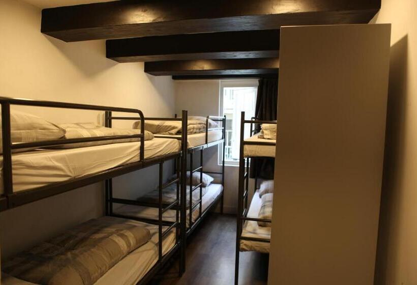 اتاق کلاسیک خانوادگی, International Budget Hostel City Center