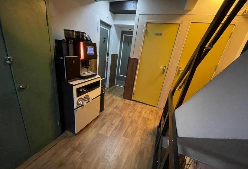 تختخواب در اتاق مشترک, International Budget Hostel City Center