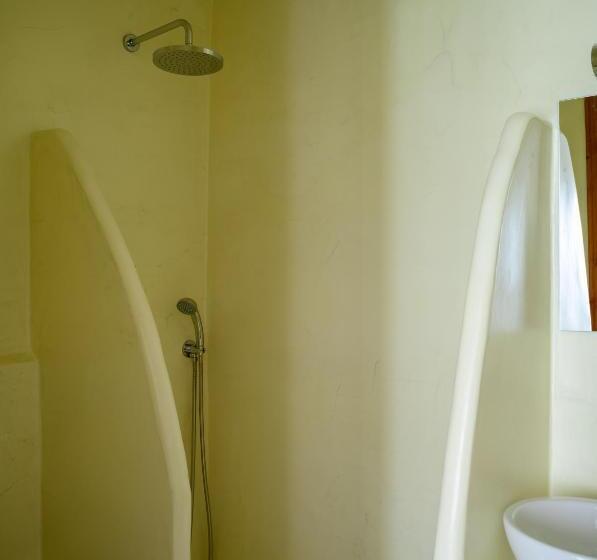 اتاق استاندارد یک نفره, Studios Marios