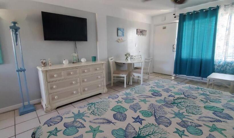 Студия Стандарт Вид на Море, Turquoise Beach Retreat~king Bed~daytona Beach