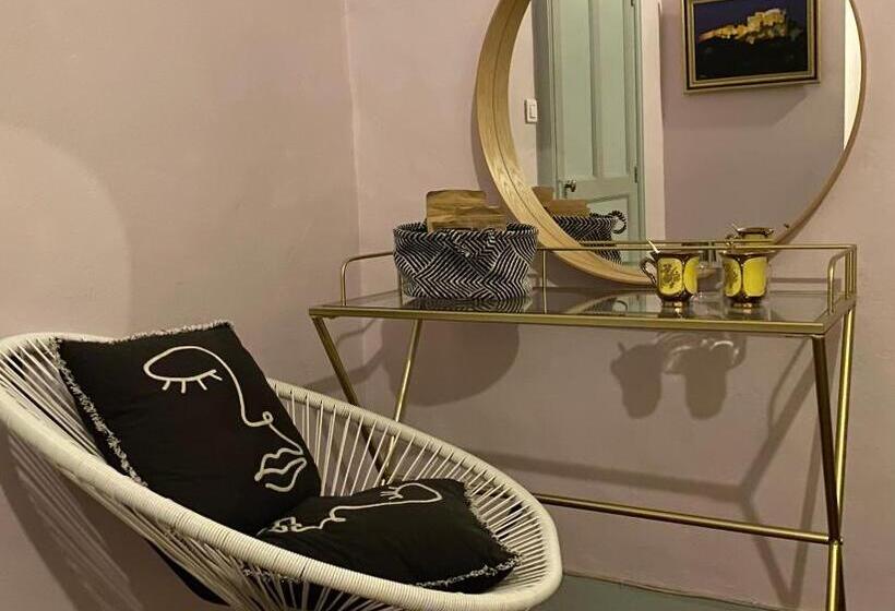 اتاق لوکس, La Galerie Du Port