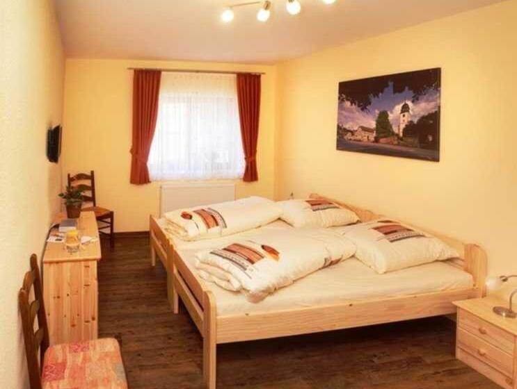 Номер Стандарт, Gaestehaeuser Am Nibelungensteig
