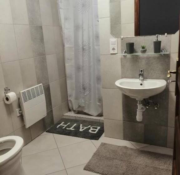 Семейный Номер, Cinege Vendégház