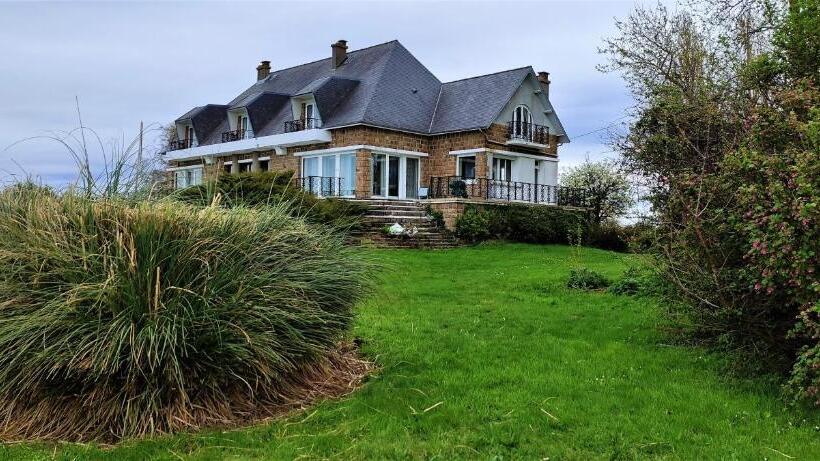 Номер Стандарт Вид на Сад, La Bellevue Bréville   B&b