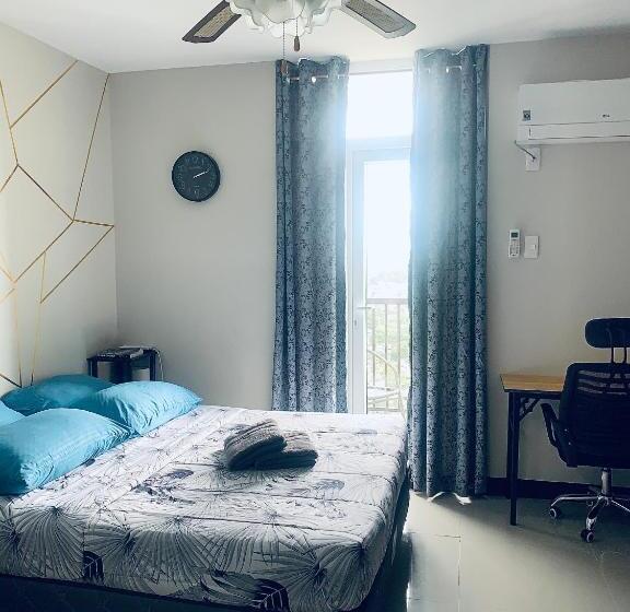 استودیو استاندارد با بالکن, Quayside Condo Near Airport
