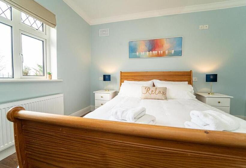Quarto Estandar, Five Ferns House