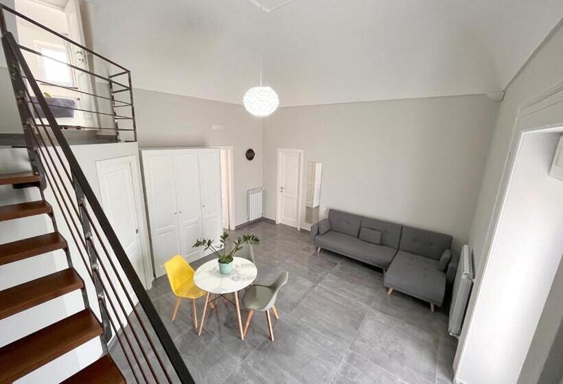 Номер Deluxe, Dc House