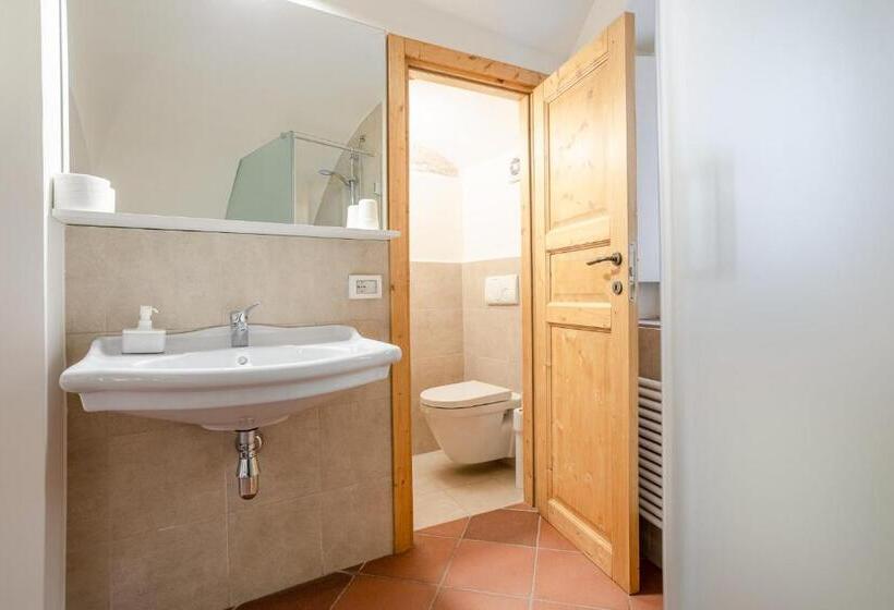 Quarto Estandar, Residenza De Gemmis