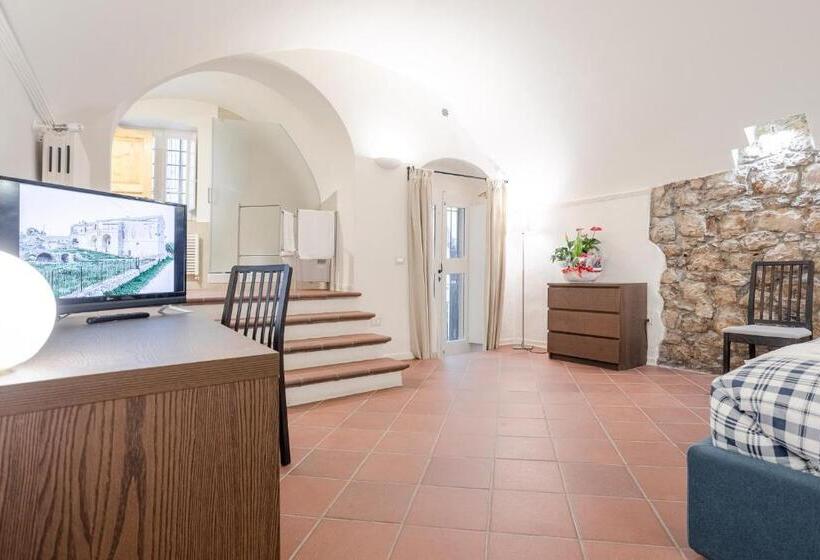 Quarto Estandar, Residenza De Gemmis