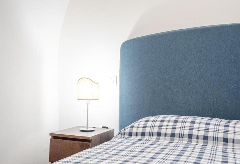 Quarto Estandar para Deficientes Físicos, Residenza De Gemmis