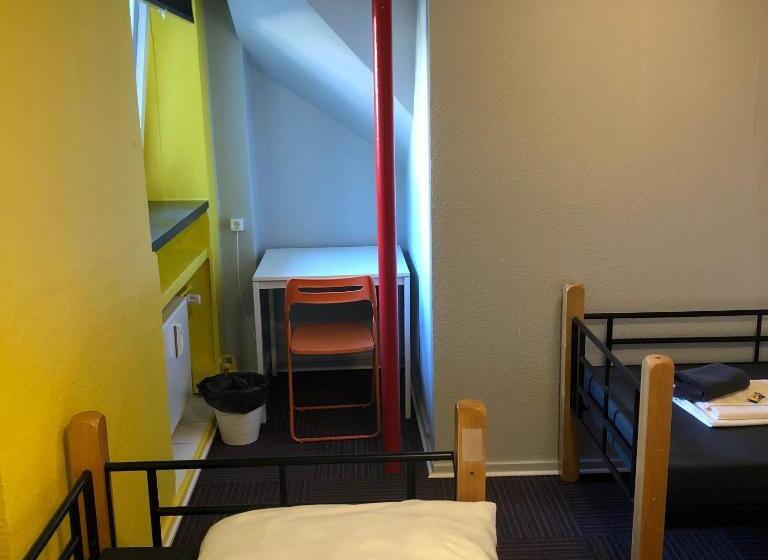 Quarto Economy, Backpackers Düsseldorf   Self Check In